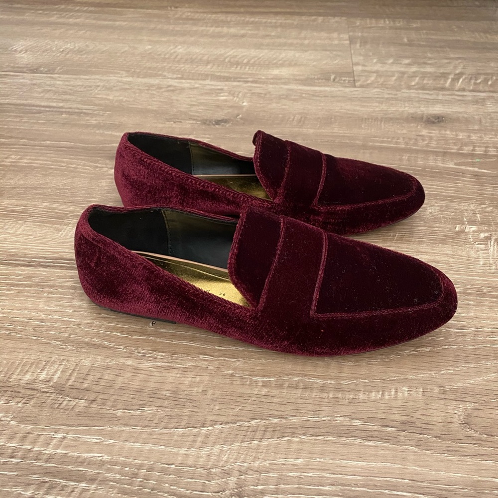 Zara Burgundy Velvet Loafers US 6
